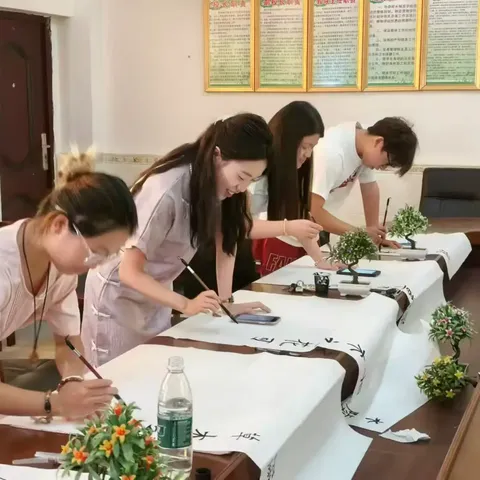 墨香庆华诞，诗词颂祖国 ——郑公实验学校举办中小学生书法比赛