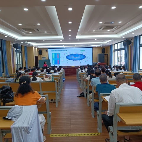 展望未来，聚力前行——生物组教研活动