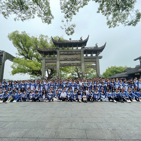 水光潋滟晴方好 ⛰️山色空蒙雨亦奇 千里长河一旦开  亡隋波浪九天来🌺