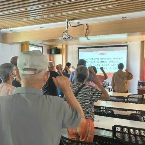 惠民实践团、庞村街道化肥厂社区宣讲团围绕习近平总书记加强国防教育论述进行“六进”宣讲