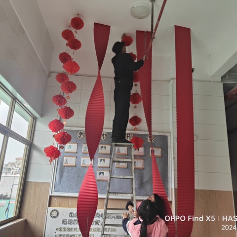 武江区中鑫幼儿园的小朋友在幼儿园吃火锅啦