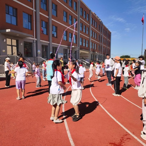 “趣”享运动 “味”你喝彩--东平乐小学2024“庆六一”趣味运动会圆满结束