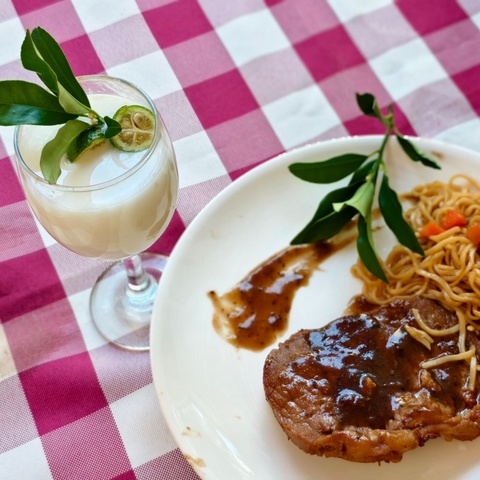 【缤纷美食 快乐童年】——鸿飞幼儿园期末自助餐活动