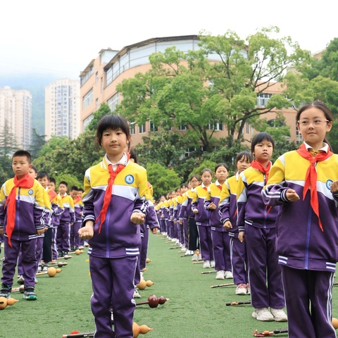 课堂博览百花齐放   论坛研讨百家争鸣