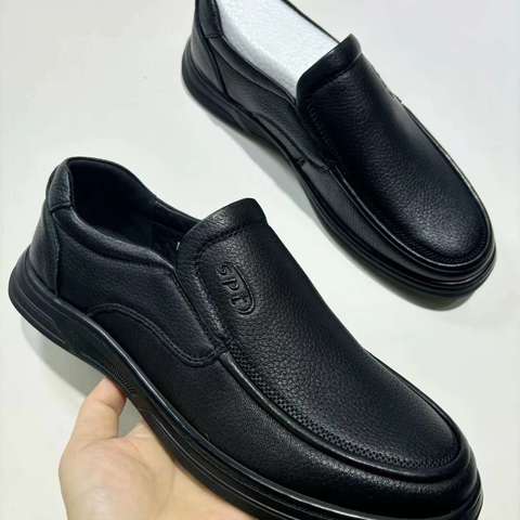 👉🏻凯威袋鼠品牌男鞋，ATT资产券支付 包邮 赵女士 15643740656(微信同号）