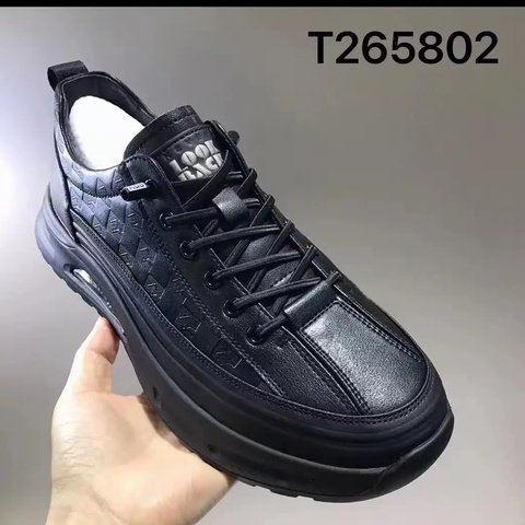 🌺👉🏻凯威袋鼠品牌男鞋，款式多、品质好，价格合理，信用券或兑换券支付 （填2600信用券或兑换券）包邮，联系人：赵女士  13756915934