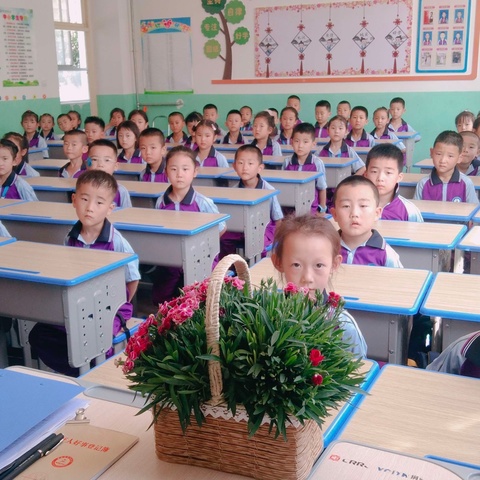 做好科学教育加法 提升科学育人水平 甘谷县新兴小学一年级七班  科学小实验（一）