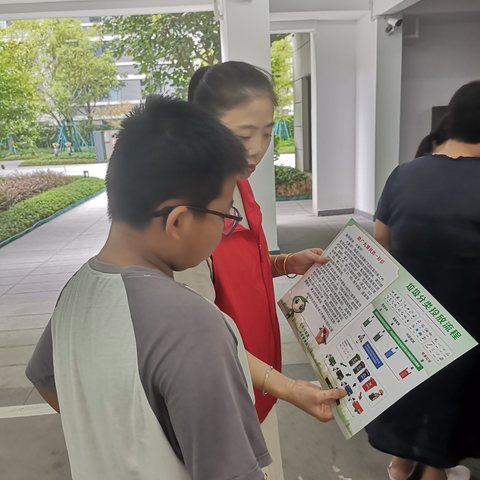 瀛洲社区开展“垃圾分类不停歇，专项整治促提升”宣传活动