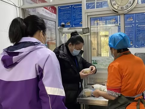 食品安全伴我行——曦龙湾幼儿园食品安全检查