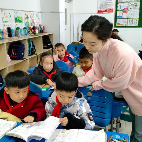 【共读.共享.共成长】 予人玫瑰 手有余香 ——龙泉街道安居小学二年级整本书阅读《七色花》