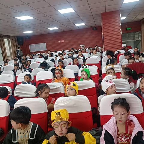 以英语之声   承文化之美 ——莲湖小学四年级组举行“用英语讲中国故事”演讲比赛