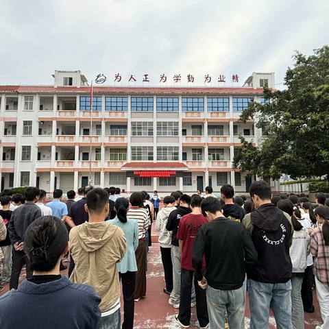 “运动，让生活更精彩；坚持，让梦想进一步”———百色市右江区第六初级中学教育集团龙川校区第八周工作汇报