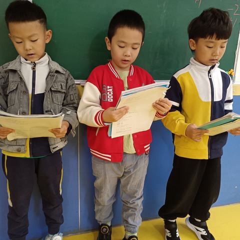 华辰幼儿园大二班 5月份第三周总结 充实的一周结束了 这一周宝贝们收获了什么？ 一起来看一看吧