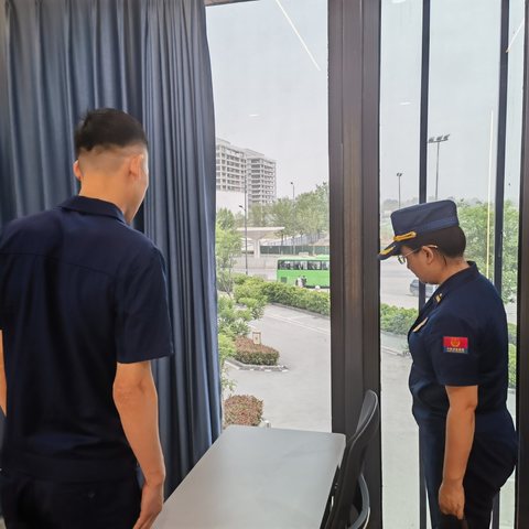 沣东新城消防救援大队主官深入诗经里小型站开展督导检查工作