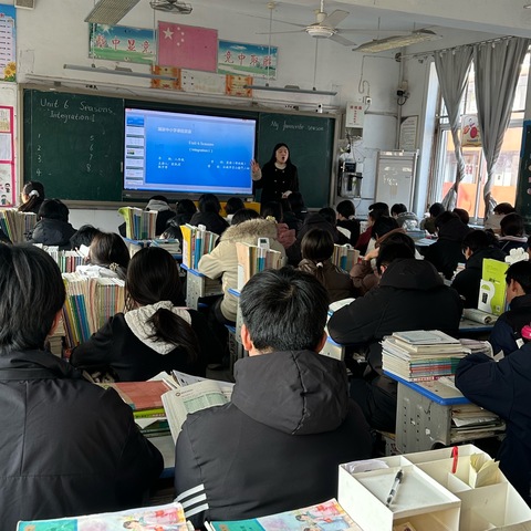 寓教于乐探索英语奥秘，学以致用点亮知识灯塔  ——芒山二中英语听课评课记录。