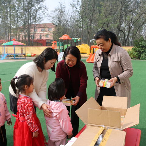 “暖心帮扶，共赴美好”——高密市康成幼儿园和高密市密水中心幼儿园东施分园联盟园帮扶活动纪实