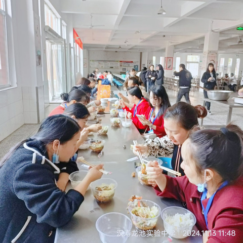 “食光有你，味爱而来” ——汉寿龙池实验中学家长膳食委员会代表深入学校食堂参观体验活动纪实