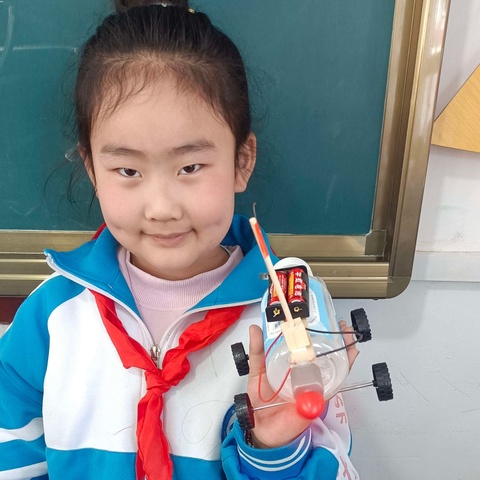 走进创客 创造精彩——东街小学创客社团活动