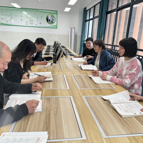 撷会计学习之重彩，绘会计集体备课———记会计教研组第三次活动