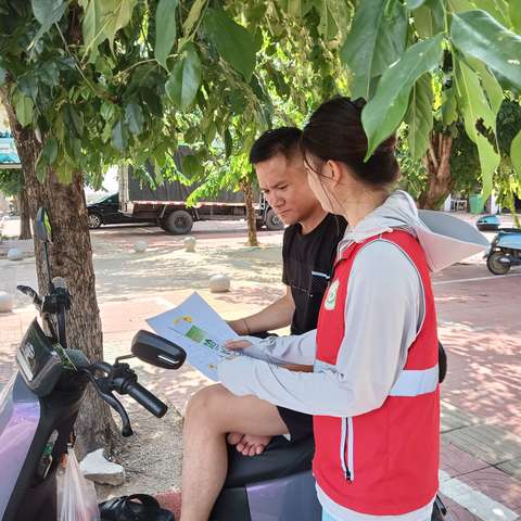 江边乡网格员开展“扫黄打非”专项行动