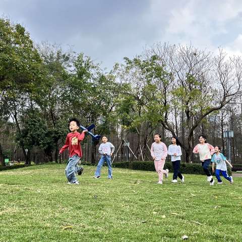 华侨小学二年级5班3月书友会～