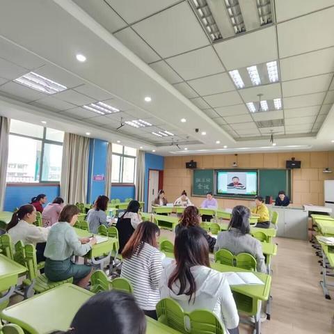 用心滋润，用爱教育——紫润小学四年级班主任经验交流