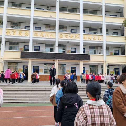 学以启智 德以润心——平海第一中心小学组织学生观看《德育学堂》