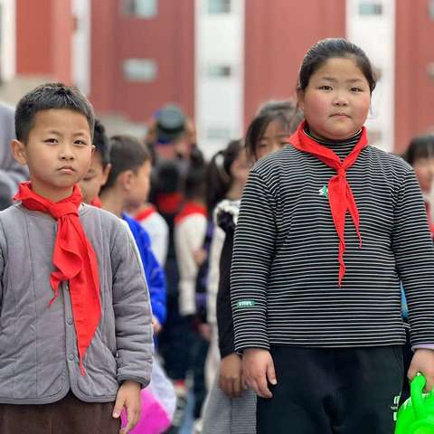 “植”此青绿 共“树”未来——洛阳华洋学校小学部一二年级植树节活动