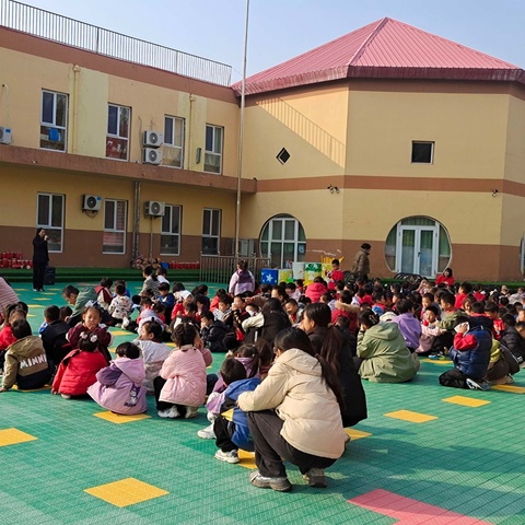 消防逃生演练   生命安全至上 ----县直四幼开展消防逃生演练