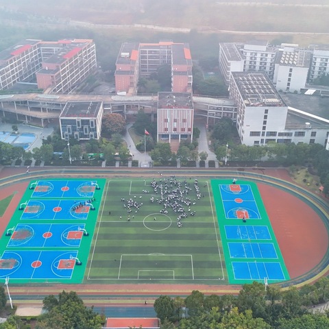跨越初二分水岭，家校同心促提升     ——记龙岩北附八年级家长会