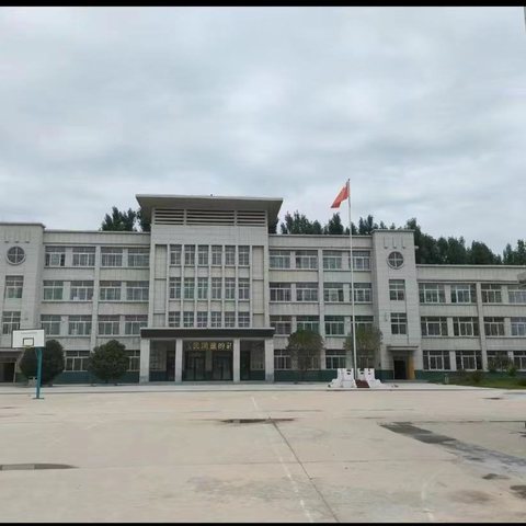 “乐在人后，勤于人先”——方城县古庄店镇移民学校后勤工作纪实