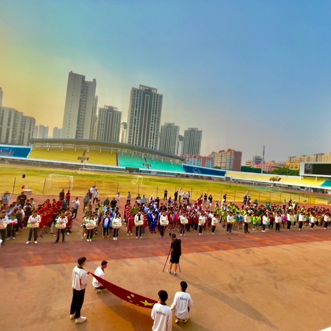 银鞍照白马，飒沓如流星。 玉溪第四小学田径队延续辉煌！