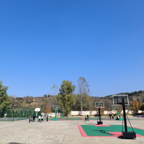 沁源县法中乡冯村小学第八周周报（10.28-11.1）