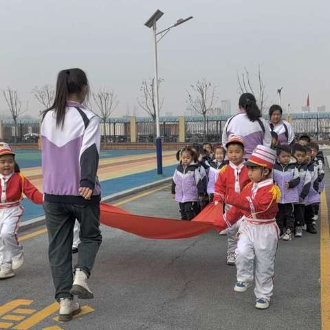 《珍爱生命，安全伴我行》—临邑县实验幼儿园花园路总园升旗仪式