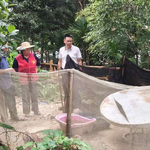 县政协主席王小荣到金波乡实地督导“两热”防控工作