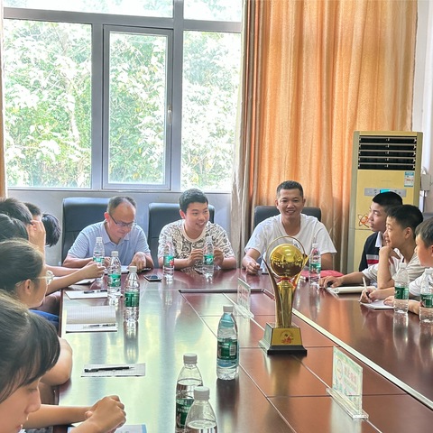 感恩母校 筑梦前行—北大学生钟光耀与母校师生座谈会