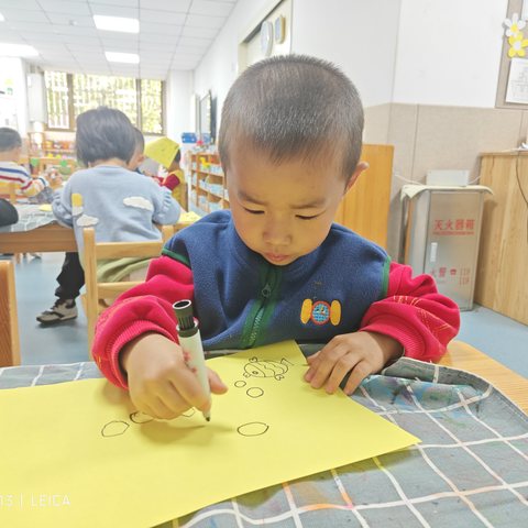 【美术活动】小鱼吐泡泡