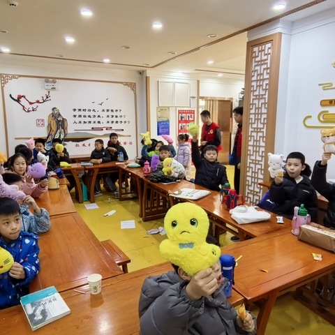 榆山街道会仙山社区：志愿服务暖童心，睦邻课堂伴成长