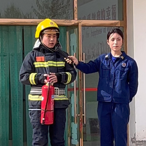 消防演练，安全同行 ——乌兰镇河靖小学消防知识讲座及演练