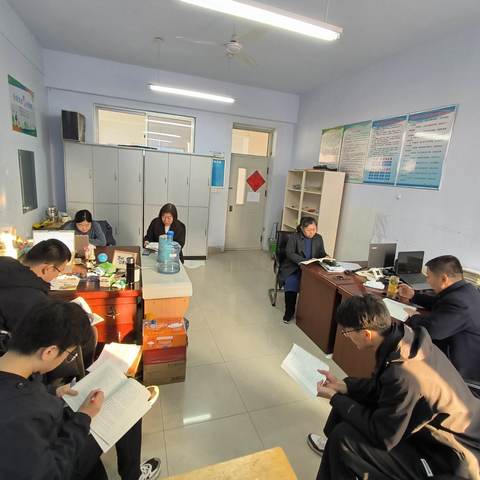 “指向素养，点亮课堂”滨城六中六年级科学组教研活动