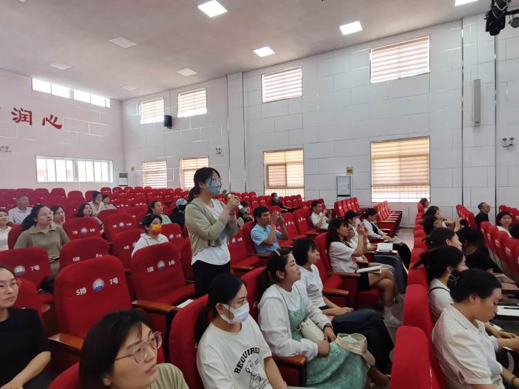 简篇-《养良好习惯 做智慧父母》主题讲座:家校携手,助力成长!
