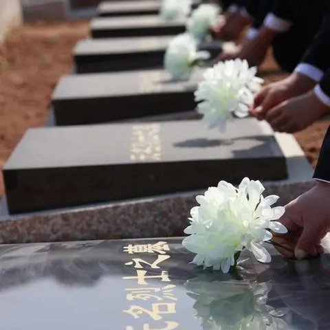 银川职业技术学院《清明·缅怀先烈》主题板报