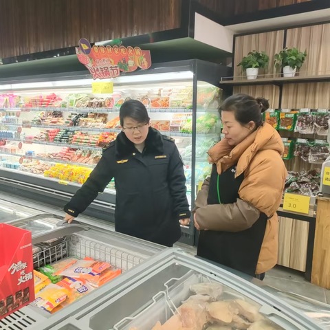 临潼区市场监管局栎阳所开展春节前食品安全专项检查