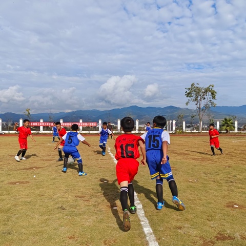 阳光☀️少年，足球⚽️飞扬🌸