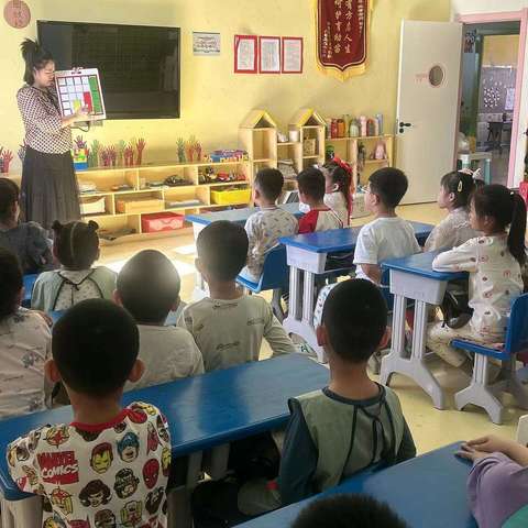 “练”在日常“食”刻守护 青草地幼儿园食品安全应急演练