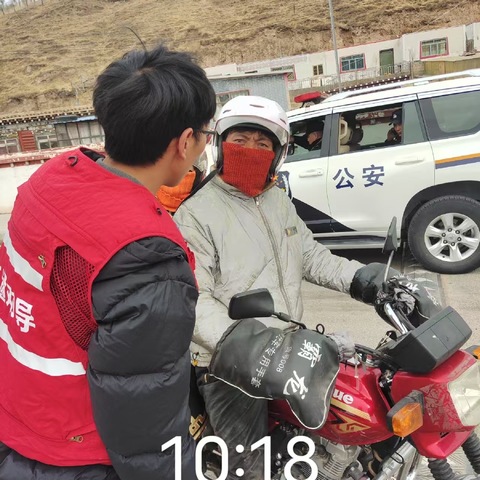虾扎镇开展道路交通安全劝导 全力护航群众平安出行