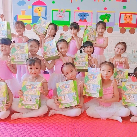 小螺号幼儿园舞蹈班春季学期结课啦🥰