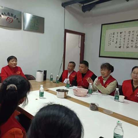“相逢是缘  奉献是爱”新老志愿者座谈会召开