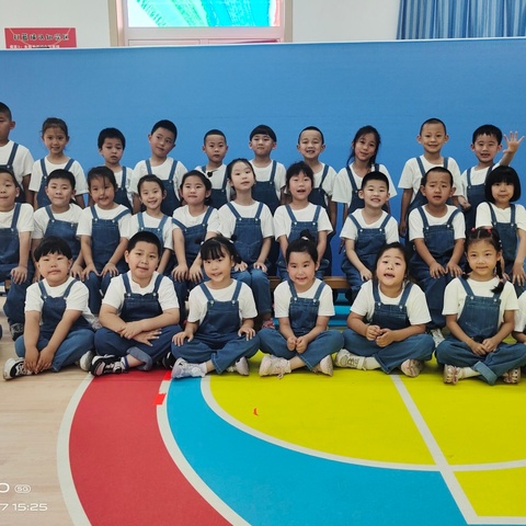 六月啦！你和六月都是幼儿园的夏天阳光普照，温暖如你♥️♥️伴随着甜甜的笑声，一起放飞自我吧☀️☀️