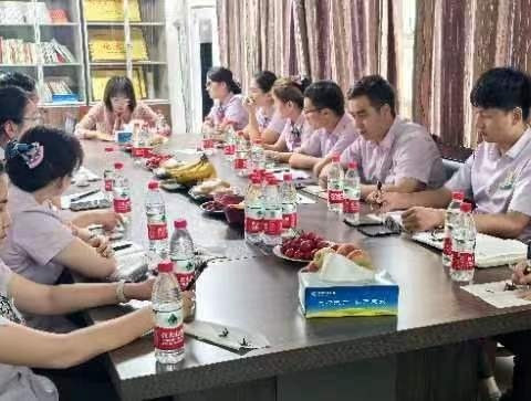 中国农业银行乌什县支行 召开青年员工座谈会